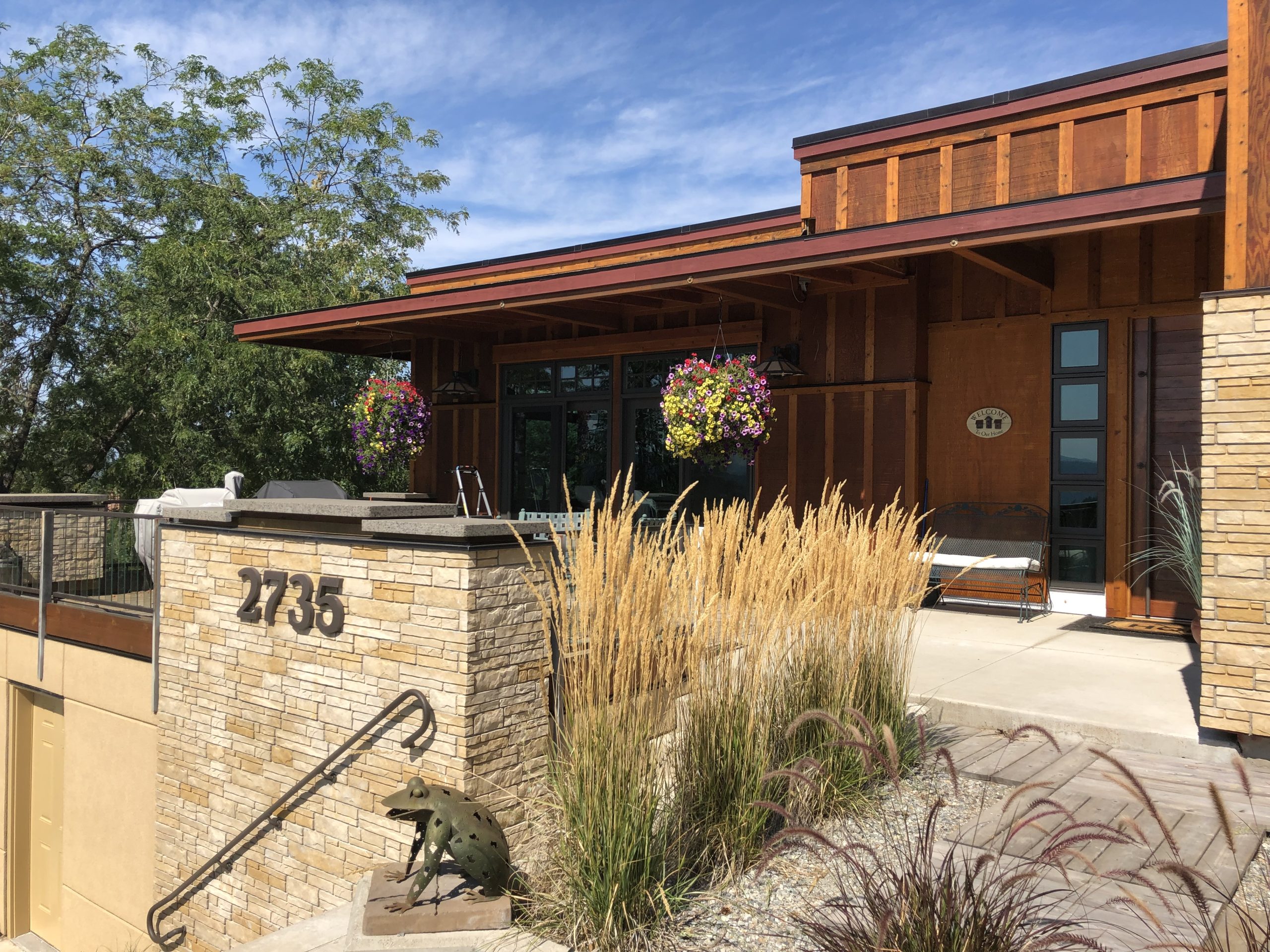 Building exterior entrance 2735